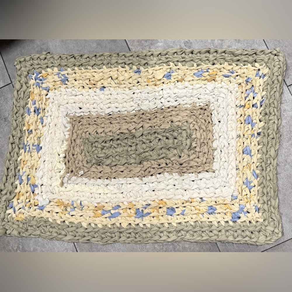Handmade crocheted rag rug bathroom mat 18x28” rectangular